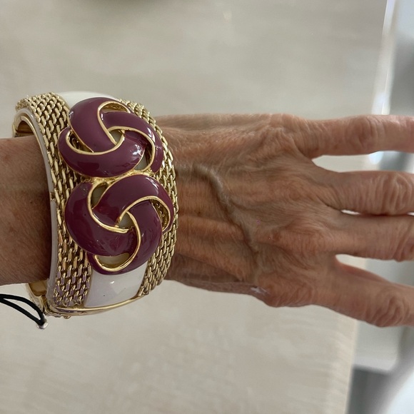 Very unique cuff bracelet one size fits all New no tags - Picture 4 of 5